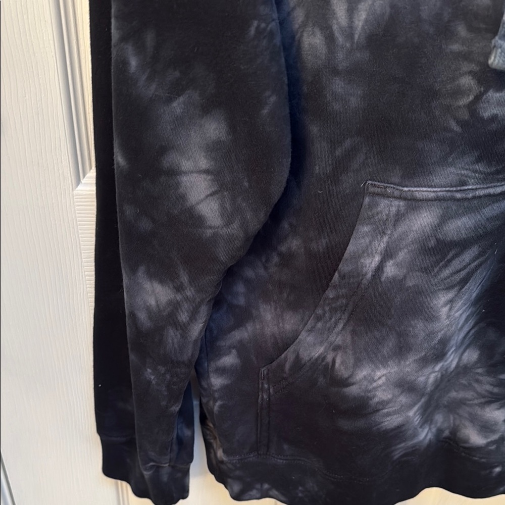 Black Tie-Dye Beachcomber Hoodie - Picture 6 of 14